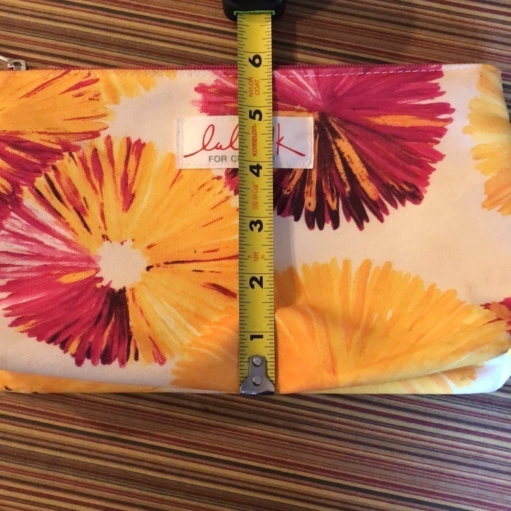 Clinique Lala DK Travel Pouch - Picture 11 of 11